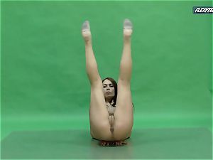 fat bosoms Nicole on the green screen stretching