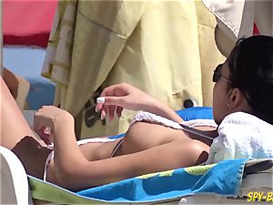topless Amateurs spycam Beach - Candid bathing suit Close Up
